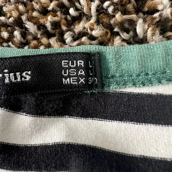 Stradivarius cropped tee - Picture 3 of 7